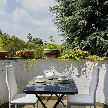 La Finestra Sul - 100mt - Wonderful View For 6 People, Pool, Free Parking * ديسينسانو ديل غاردا