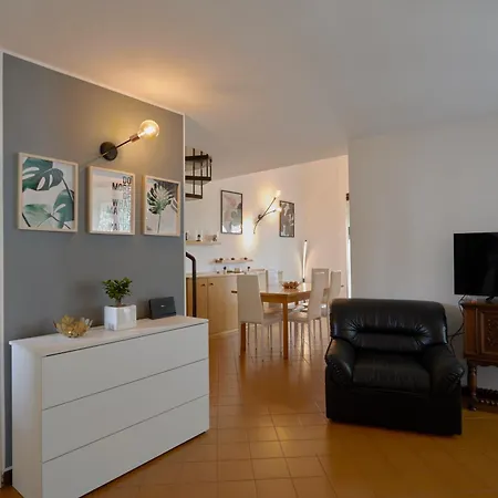 La Finestra Sul - 100mt - Wonderful View For 6 People, Pool, Free Parking Desenzano del Garda